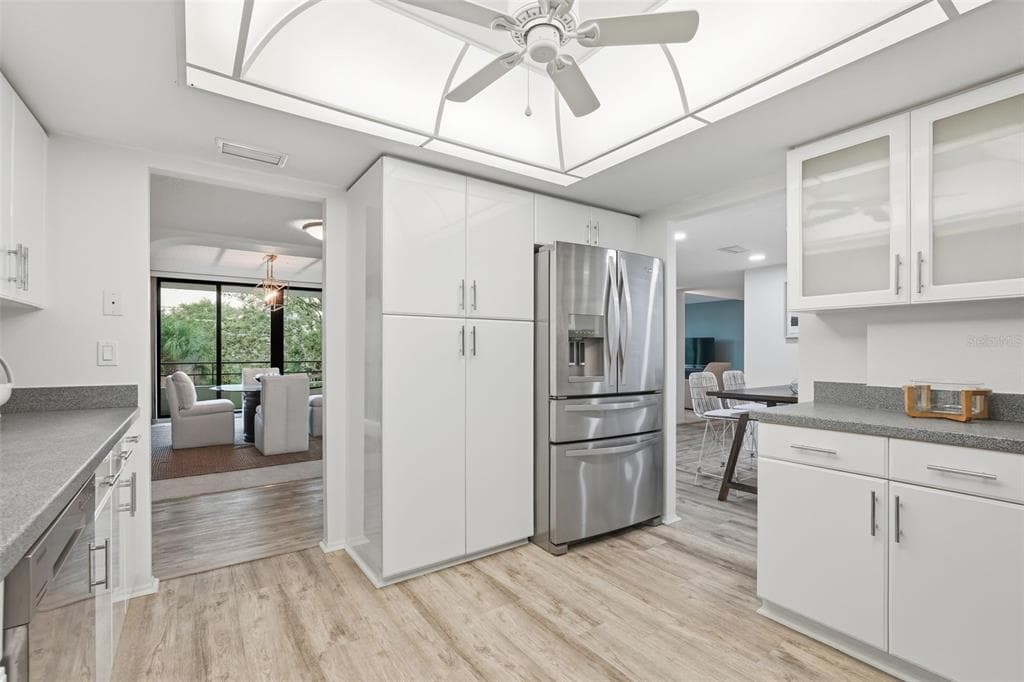 6415 MIDNIGHT PASS ROAD 211 photo 20