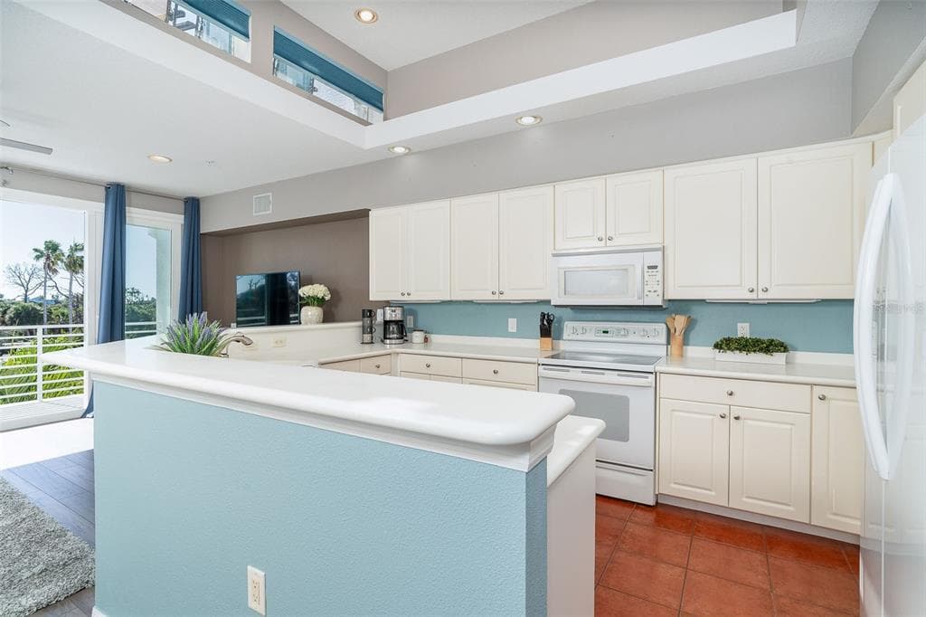 8226 HARBORSIDE CIRCLE photo 10