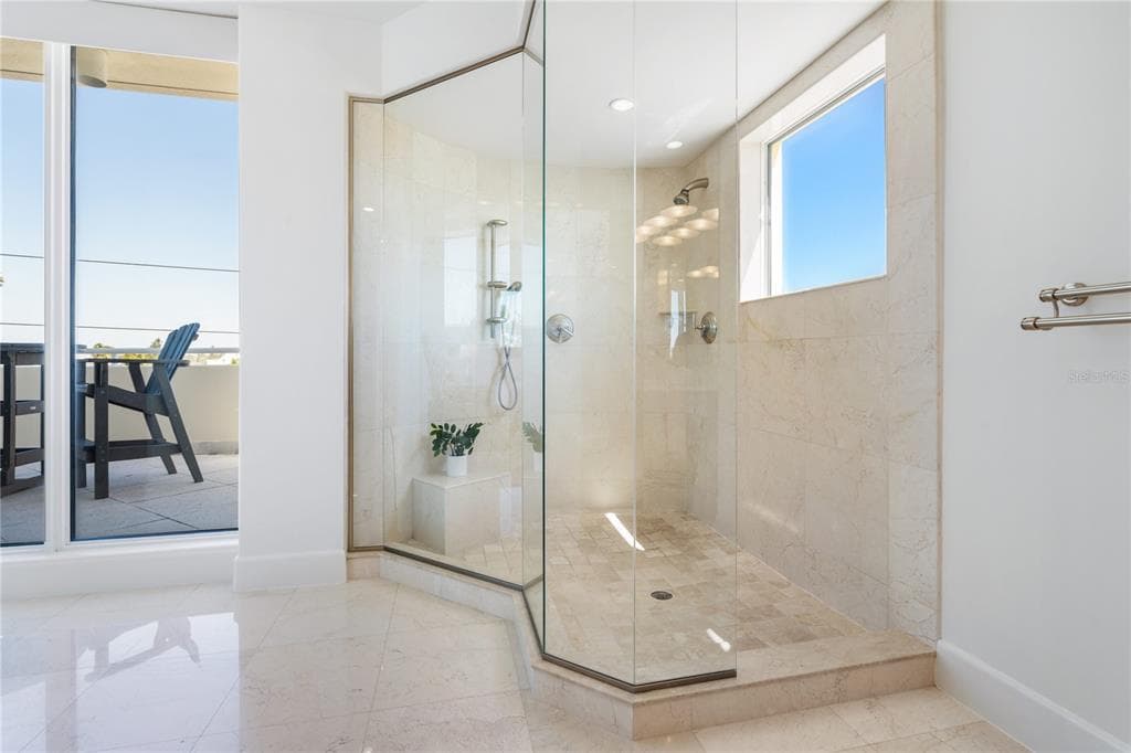 534 BEACH ROAD photo 23