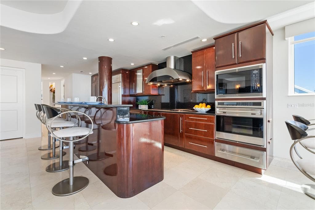 534 BEACH ROAD photo 14