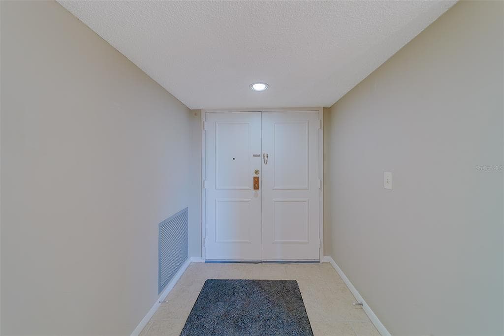 1480 GULF BOULEVARD 201 photo 9