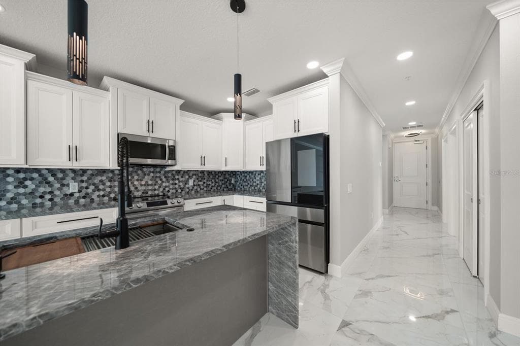 211 DOLPHIN POINT 301 photo 14