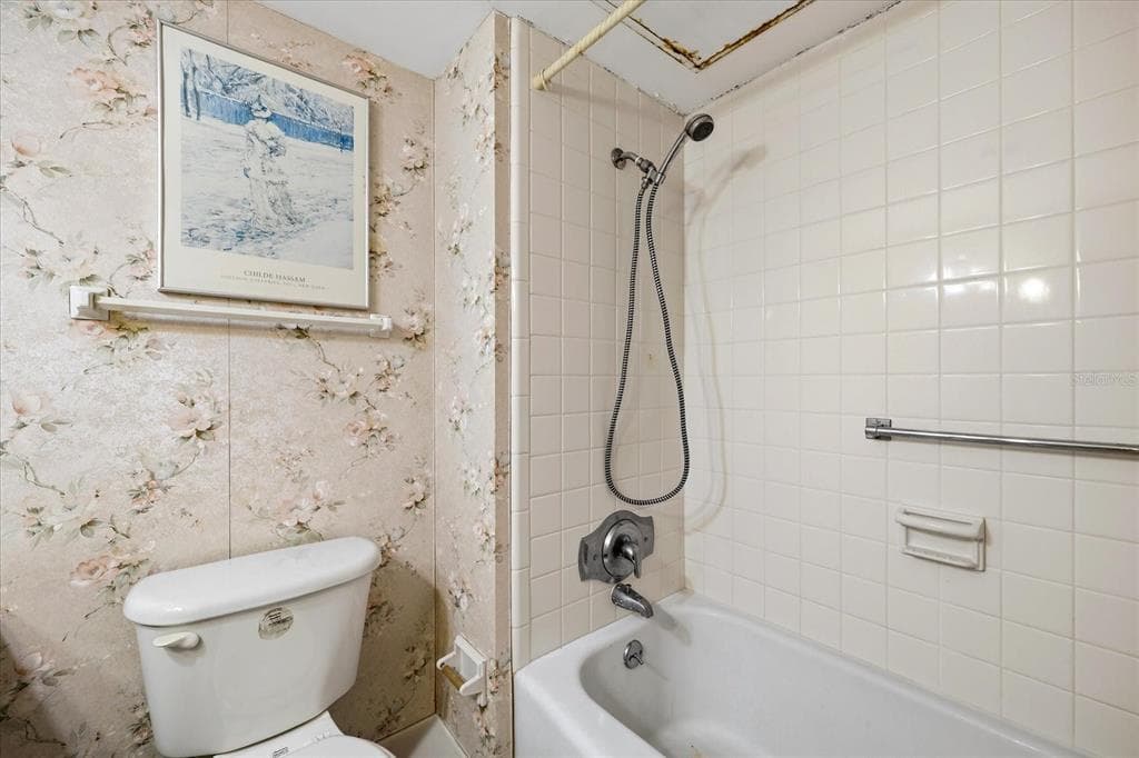 31 ISLAND WAY 1205 photo 19