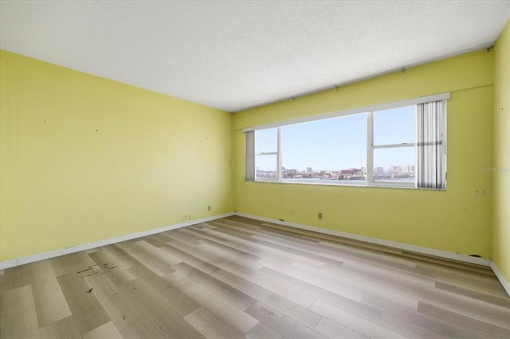 31 ISLAND WAY 1205 photo 8