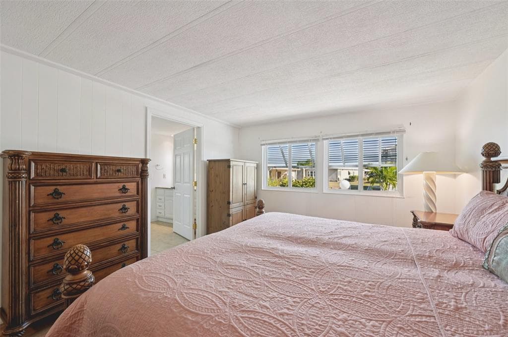 156 MARTINIQUE ROAD photo 16