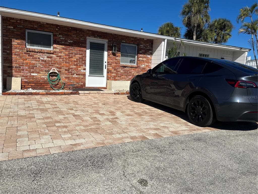 701 SAINT JUDES DRIVE S 3 photo 1