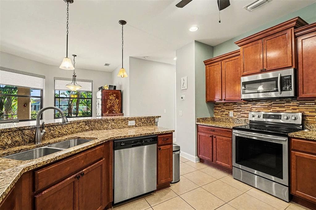 2127 SE 17TH PLACE photo 12