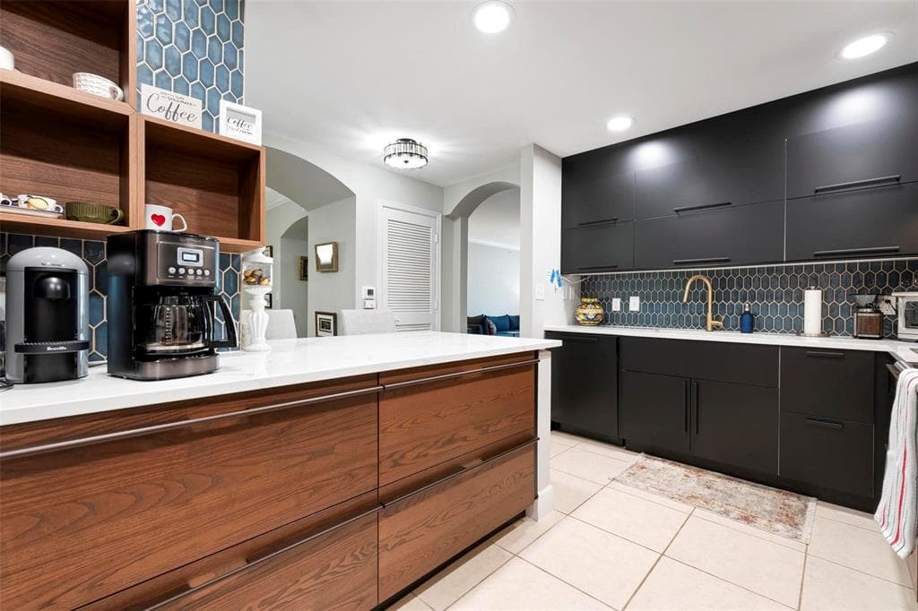 808 3RD AVENUE W 402 photo 18