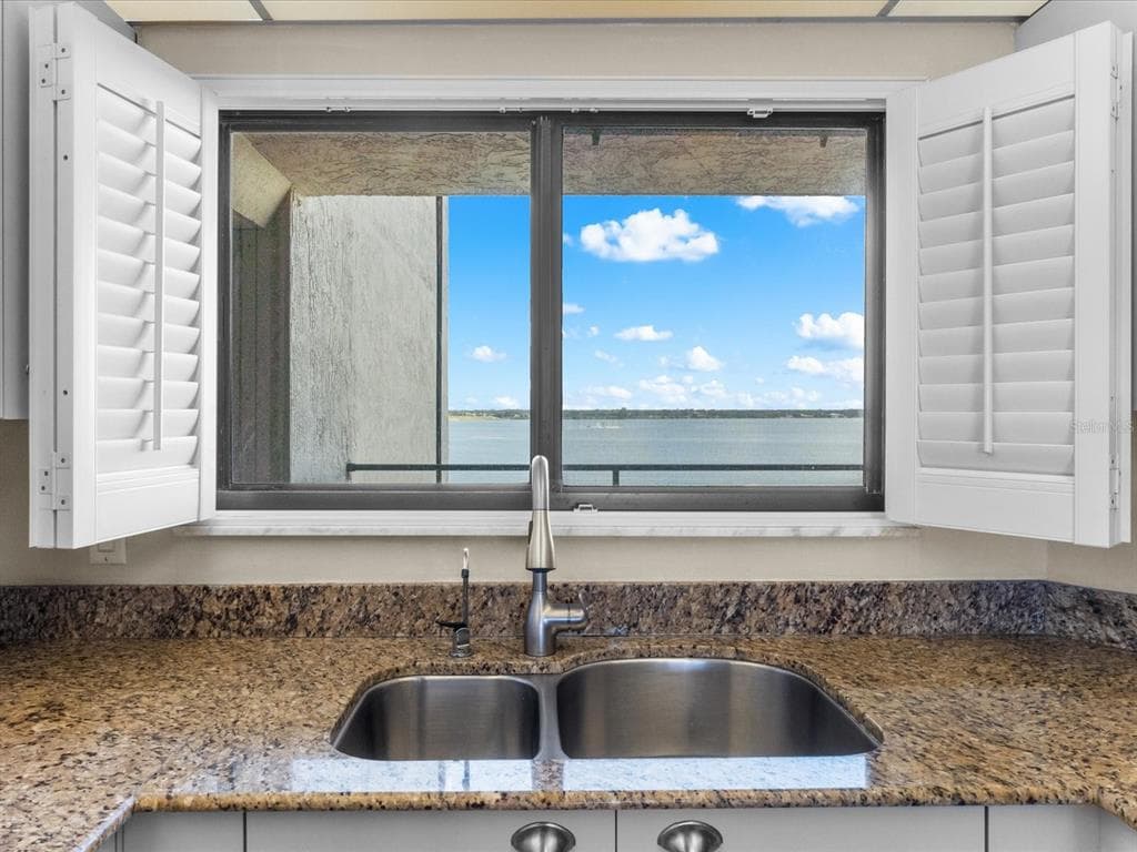 1290 GULF BOULEVARD 903 photo 20