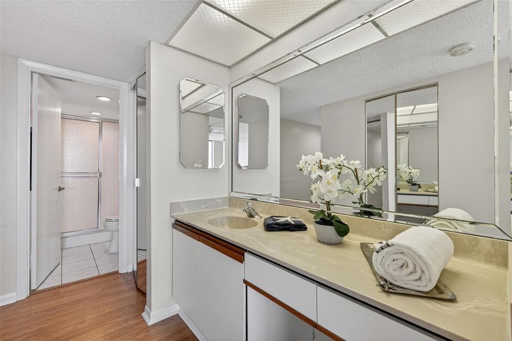 7600 BAYSHORE DRIVE 902 photo 22