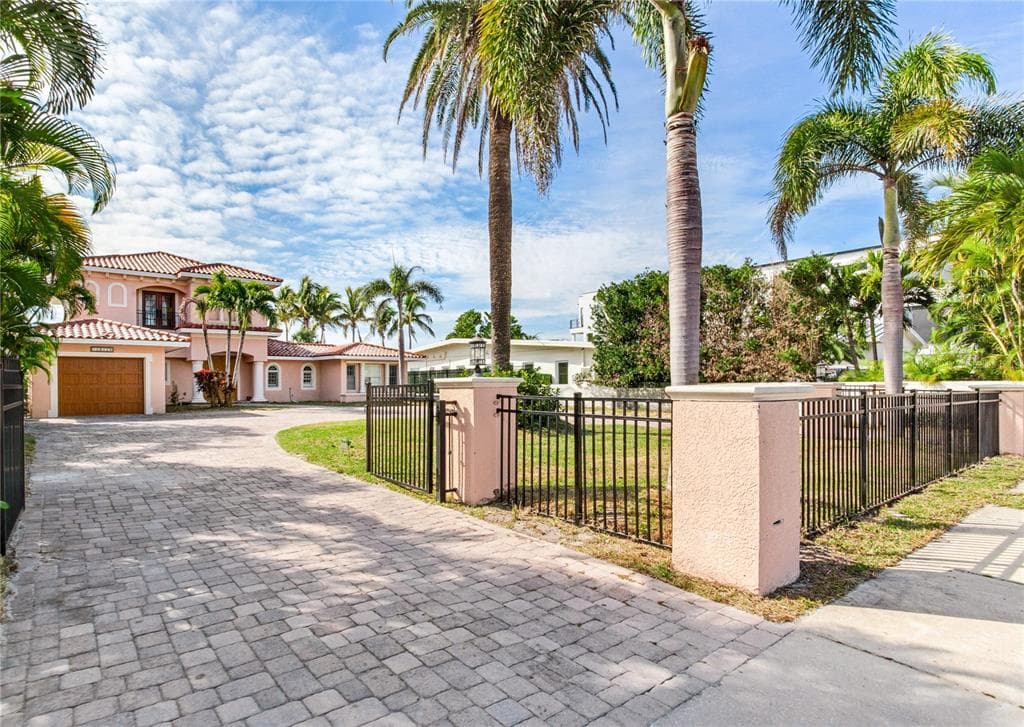 16116 GULF BOULEVARD photo 4