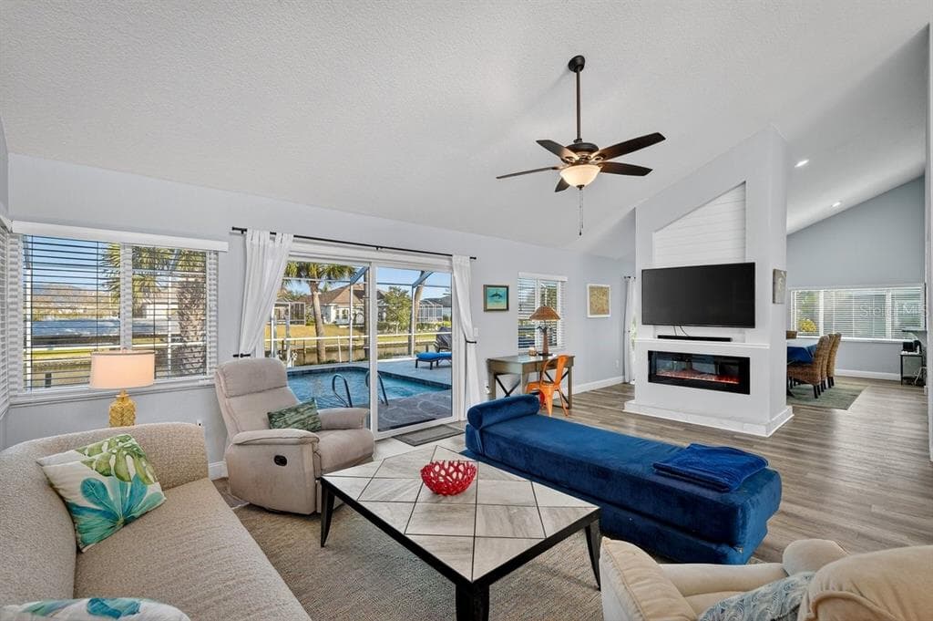 10 FLEMING COURT photo 23