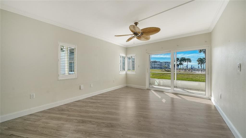 4835 GULF OF MEXICO DRIVE 106 photo 11