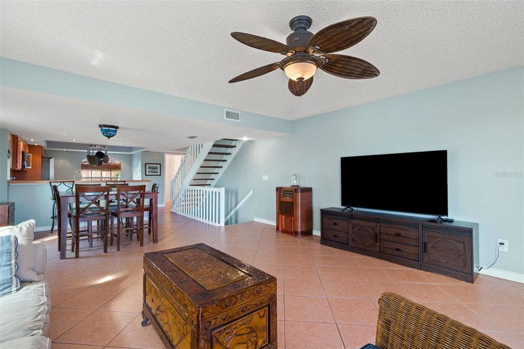 637 PINELLAS BAYWAY S 111 photo 24