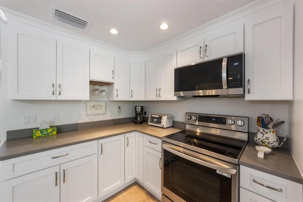 413 POINSETTIA ROAD photo 11