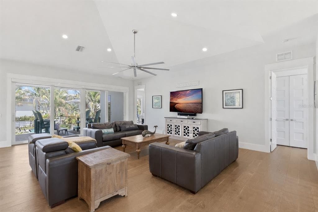 50 N SHORE DRIVE photo 8
