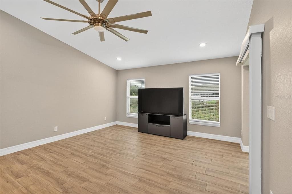 14464 FORT MYERS AVENUE photo 14