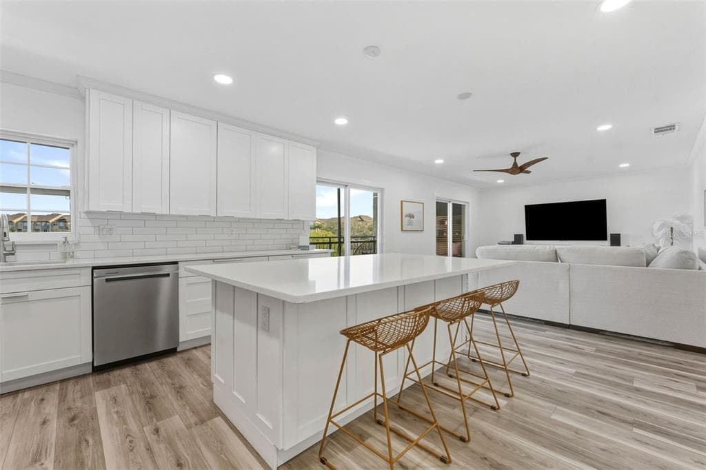 8806 BAY POINTE DRIVE 206 photo 11