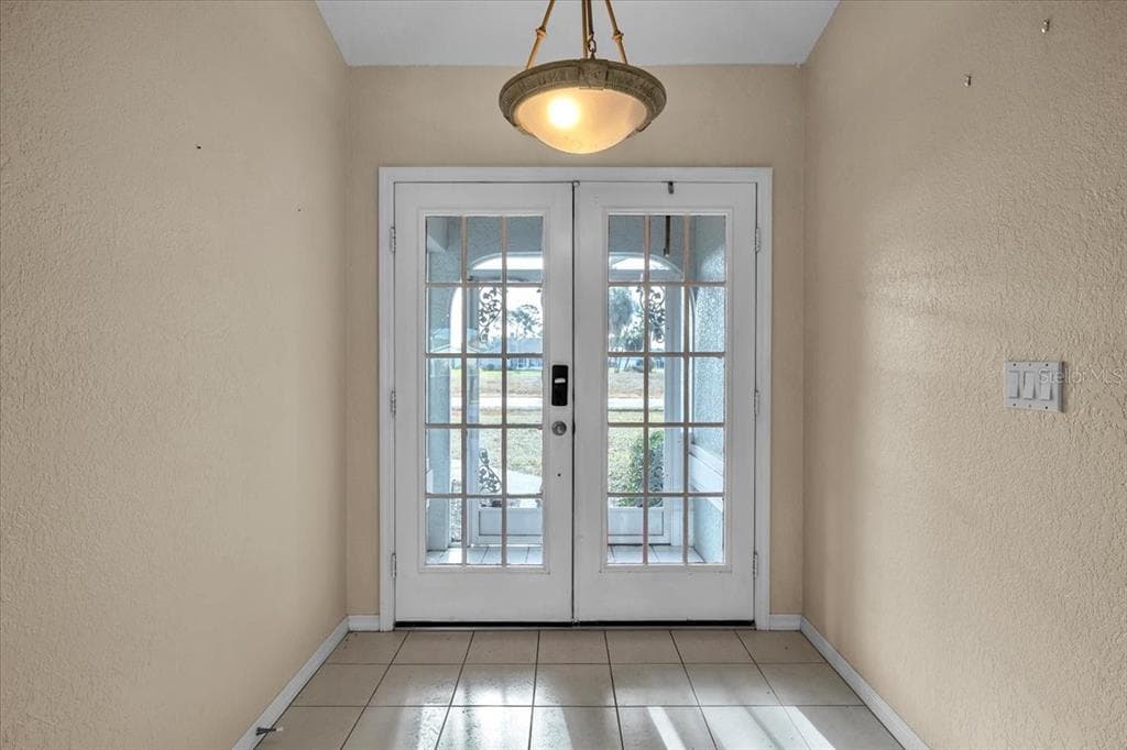 272 BROADMOOR LANE photo 10
