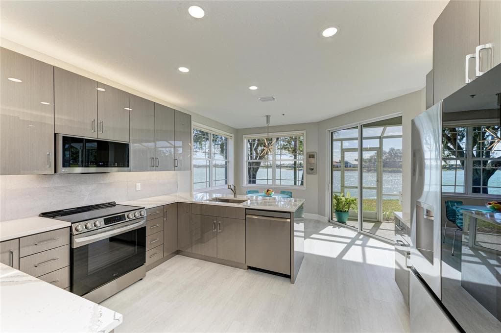 6527 MOORINGS POINT CIRCLE 101 photo 14