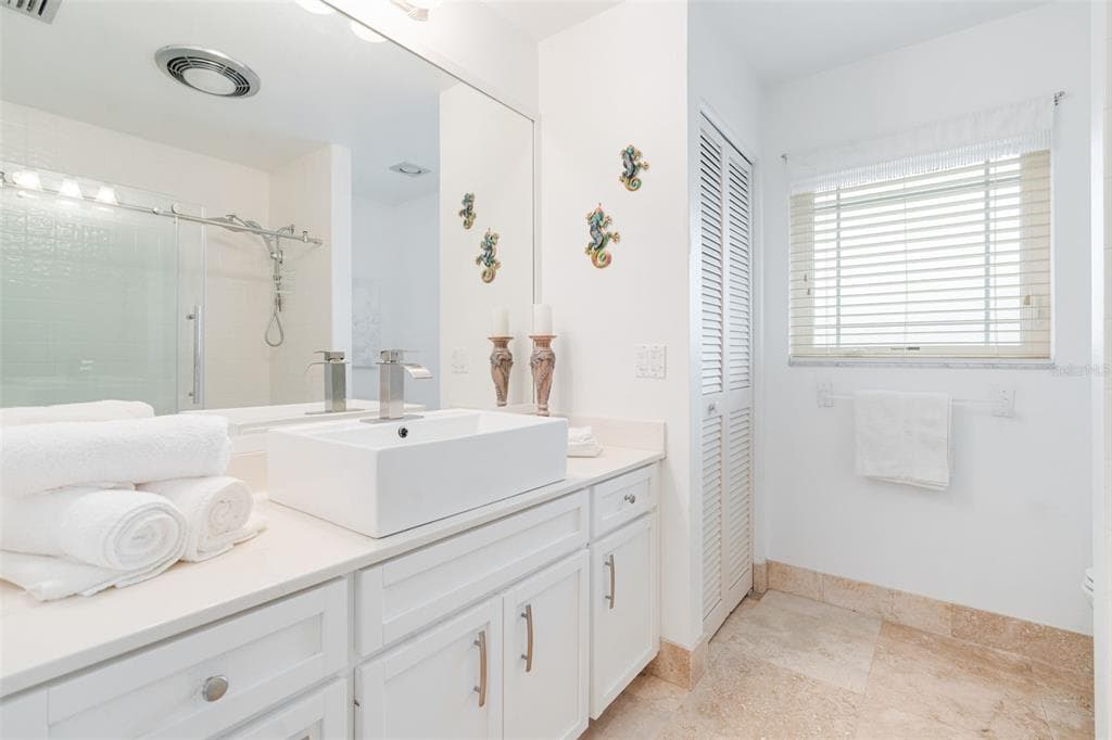 402 DEVONSHIRE LANE photo 15