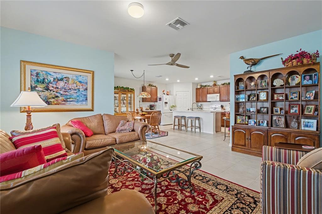 7025 WATERFORD PARKWAY photo 3