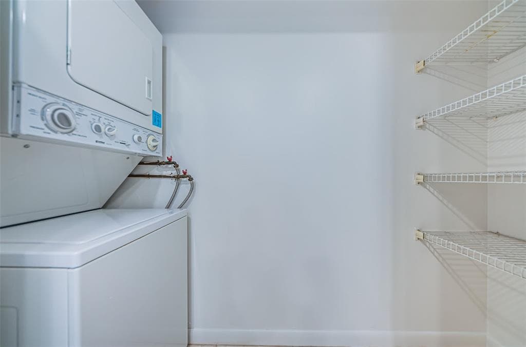 634 EDGEWATER DRIVE 849 photo 25