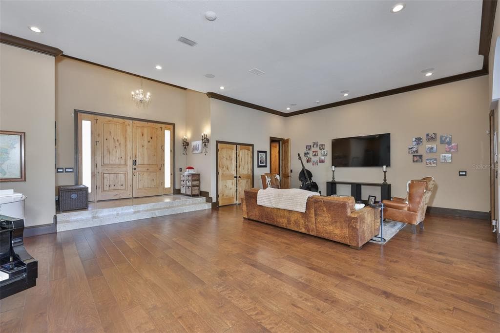 9805 COMPASS POINT WAY photo 15