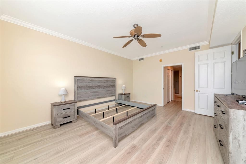 242 HIDDEN BAY DRIVE 602 photo 13