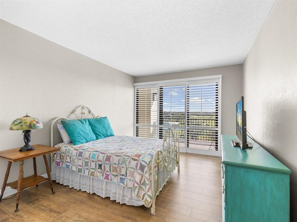 4 BELLEVIEW BOULEVARD 804 photo 23