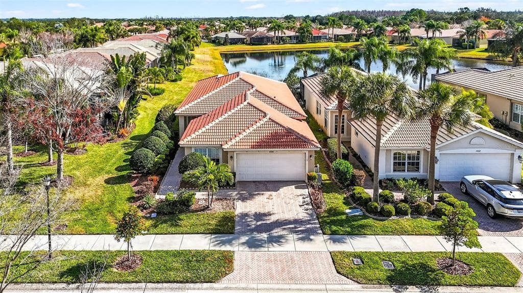 15709 CRYSTAL WATERS DRIVE photo 4
