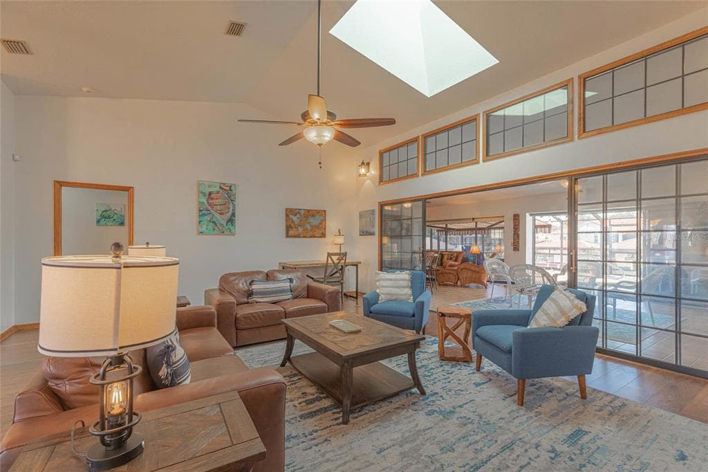 27 CHERRYTREE COURT photo 4