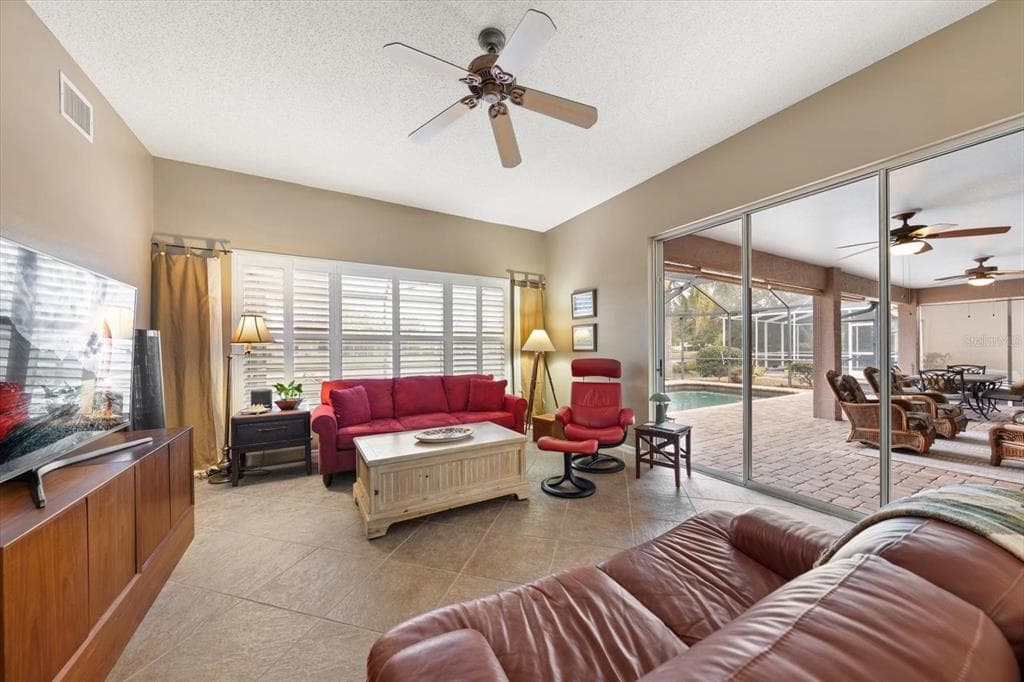 1237 RAMBLING VINE COURT photo 24