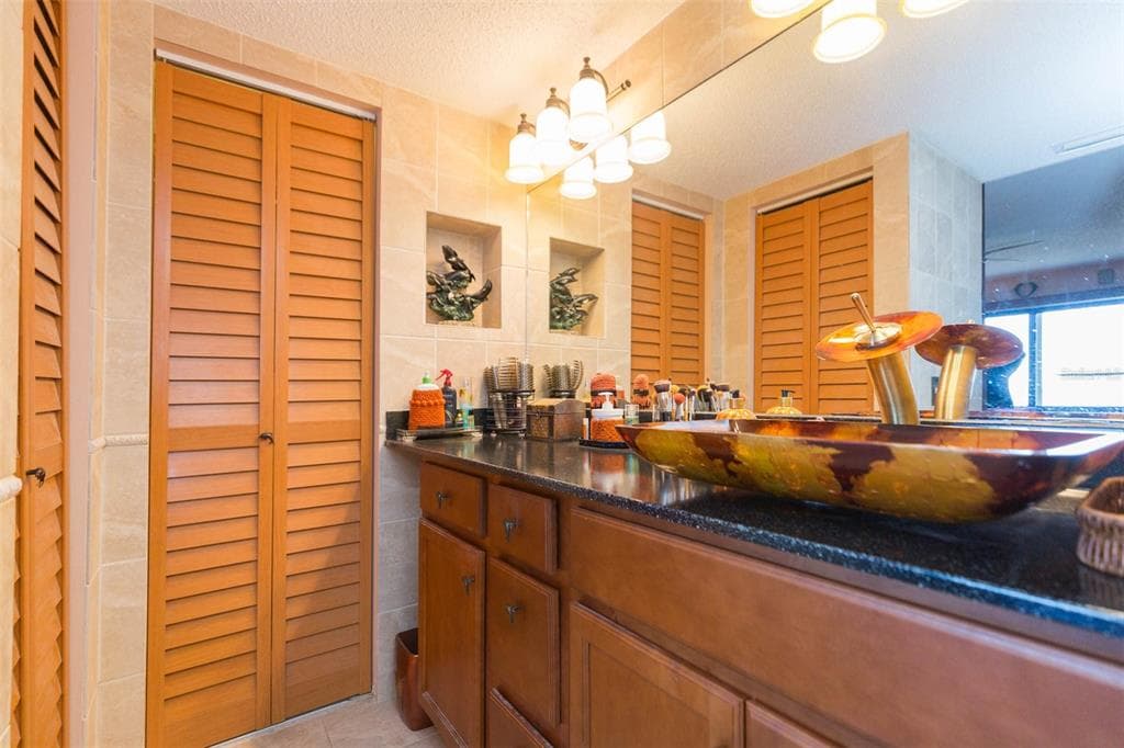 5633 PUERTA DEL SOL BOULEVARD S 208 photo 19