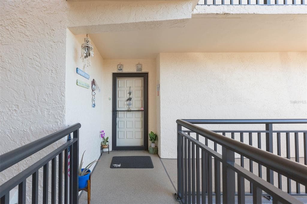 5633 PUERTA DEL SOL BOULEVARD S 208 photo 4