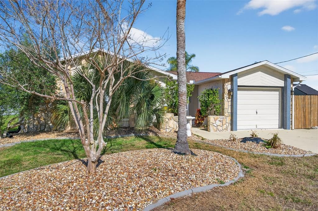 7623 MAKO DRIVE photo 2