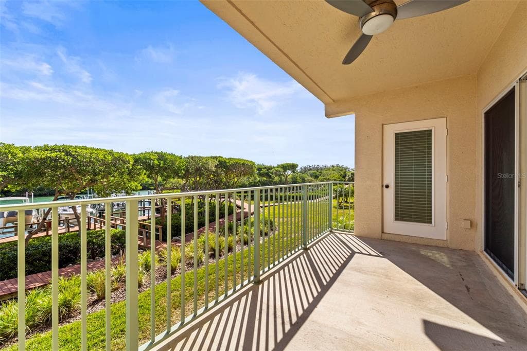 1645 PINELLAS BAYWAY S B2 photo 22