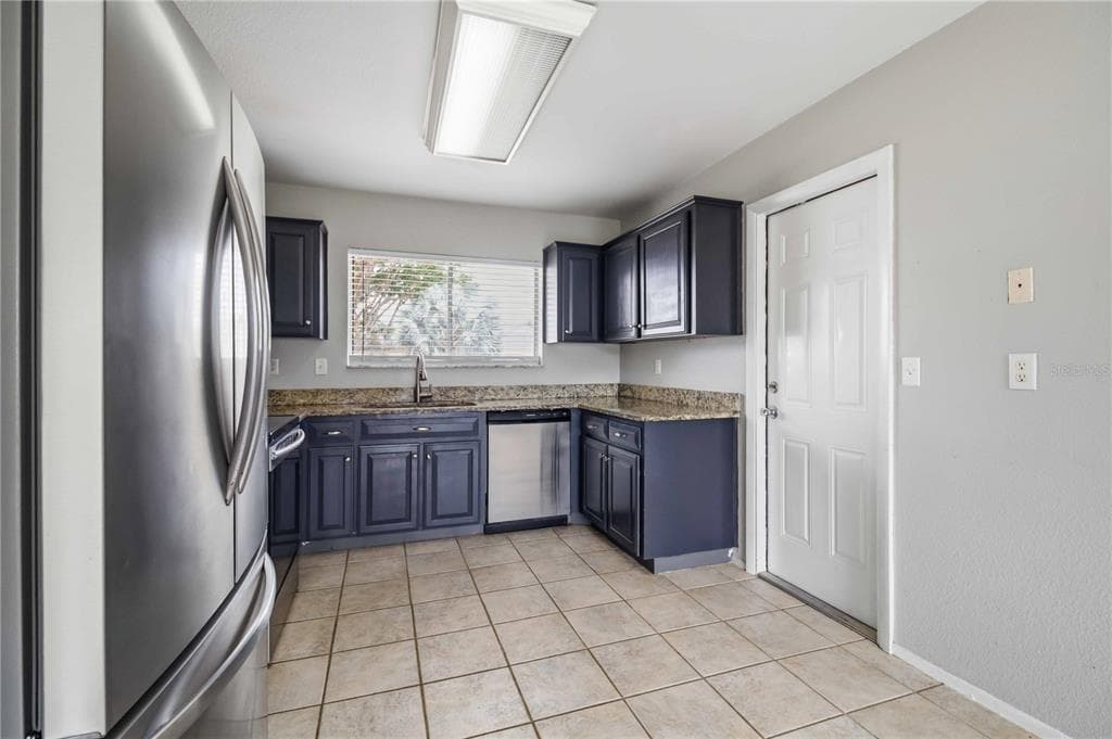4108 ABBOTSFORD STREET photo 16