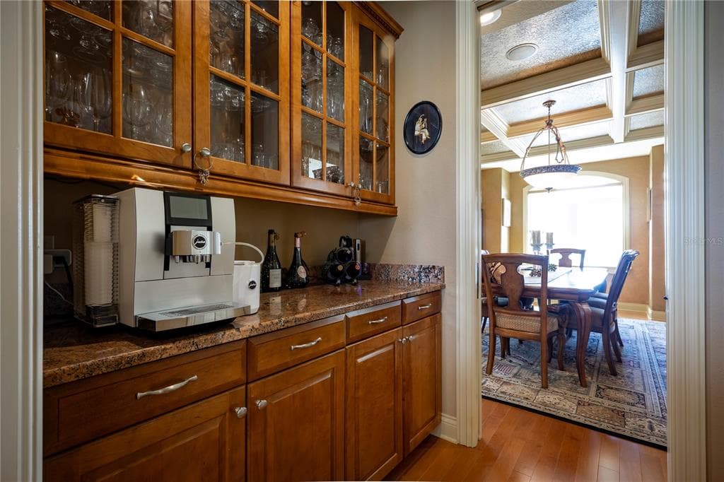 306 HARBOR DRIVE photo 9