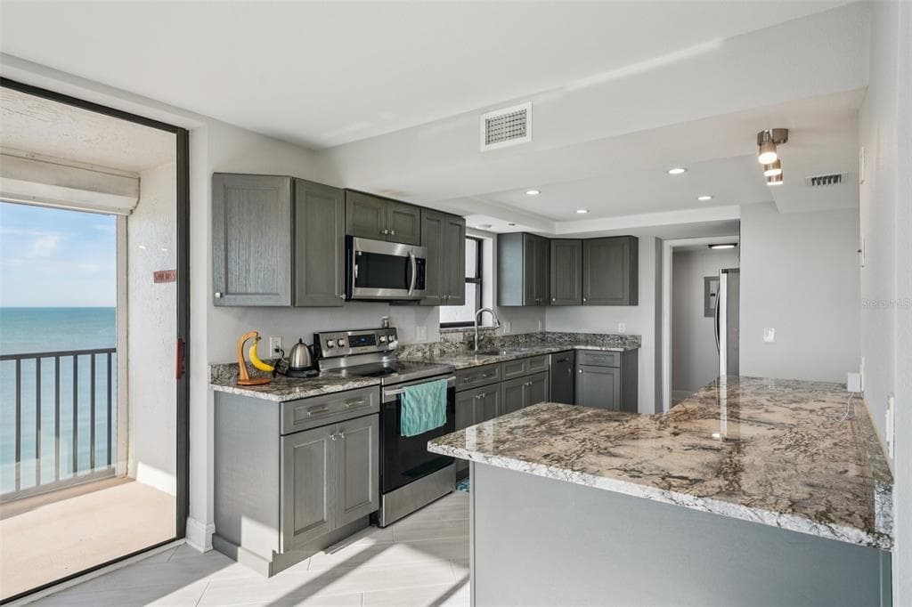 15316 GULF BOULEVARD 801 photo 15