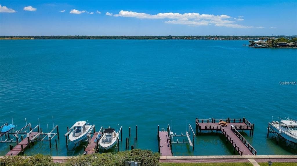 240 SAND KEY ESTATES DRIVE 222 photo 25