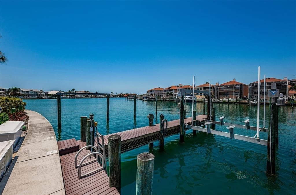 240 SAND KEY ESTATES DRIVE 222 photo 21