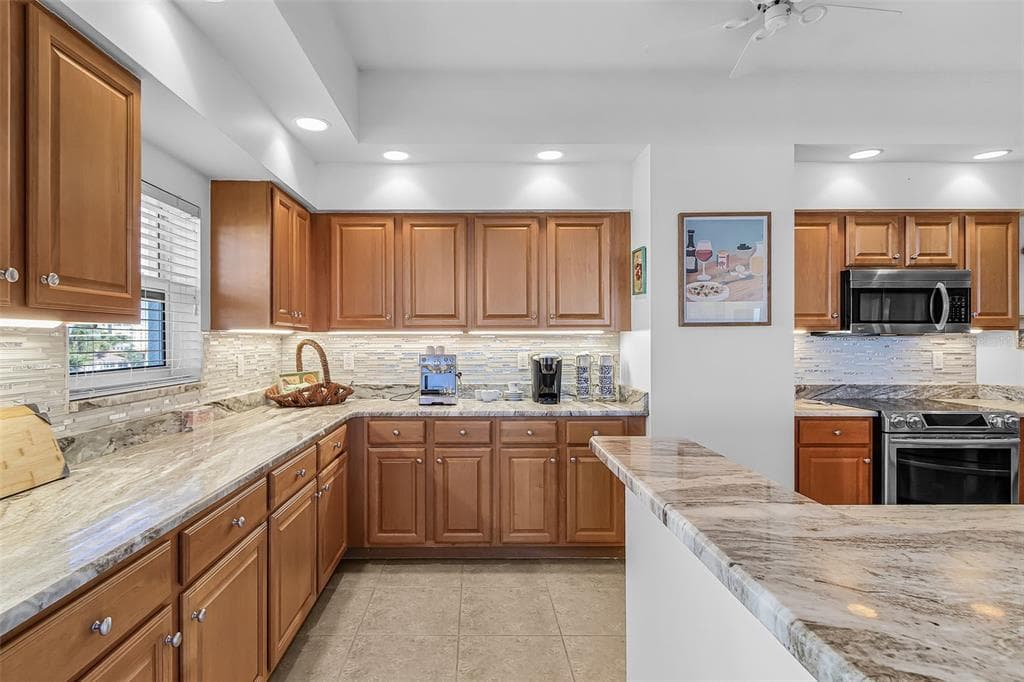 3321 SUNSET KEY CIRCLE 309 photo 14