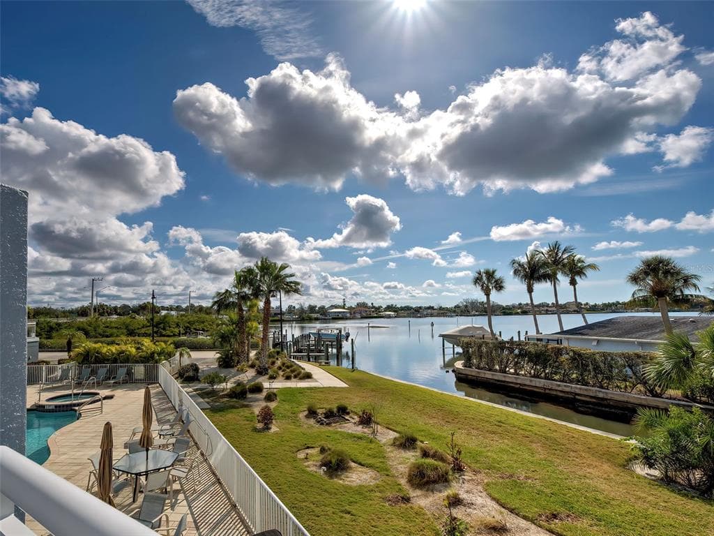 516 TAMIAMI TRAIL S 201 photo 8