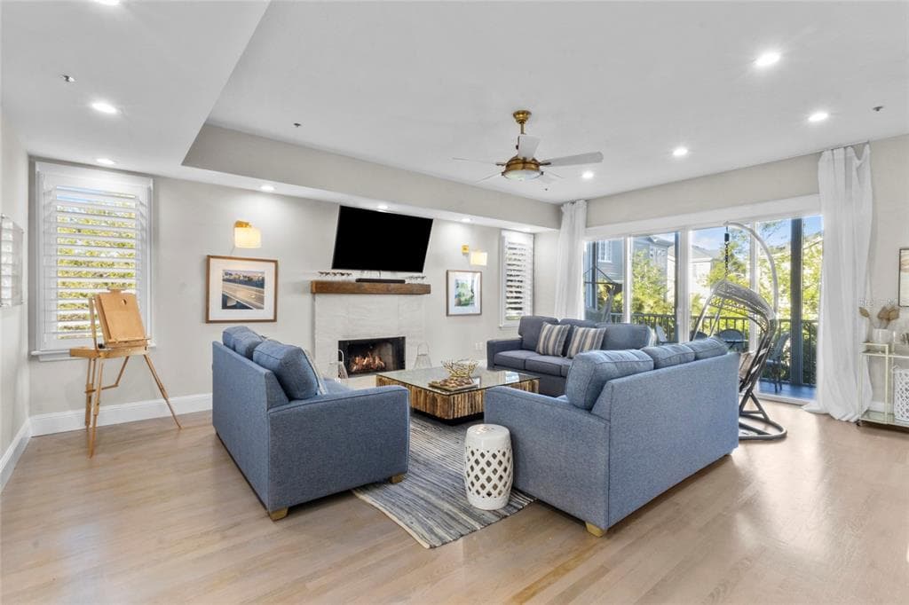 515 FOREST WAY photo 6