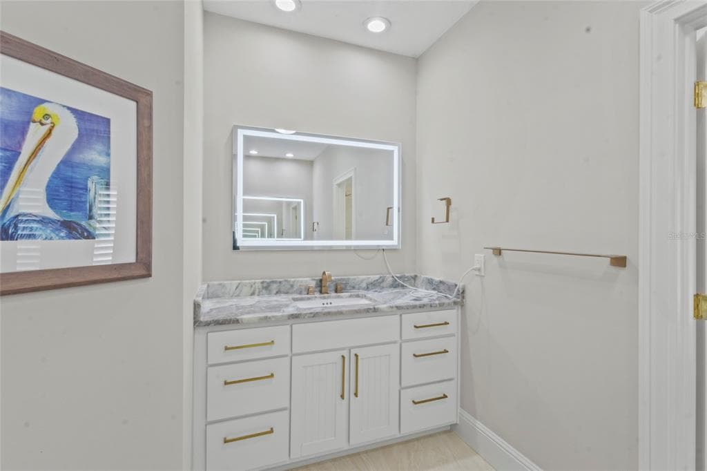 515 FOREST WAY photo 25