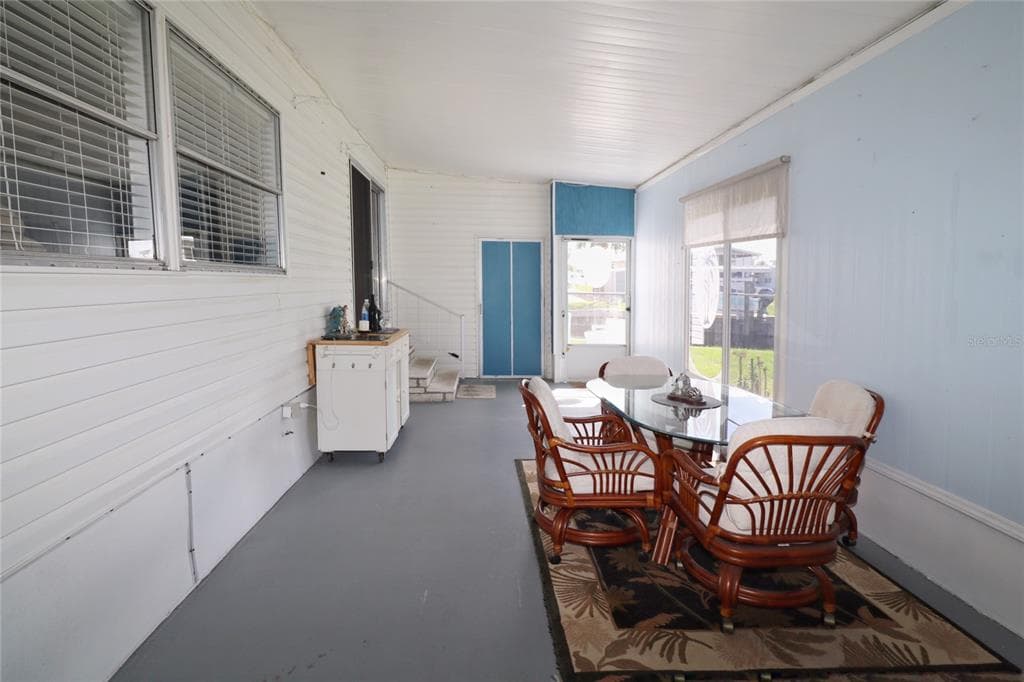 107 E SAINT JOHNS WAY photo 14