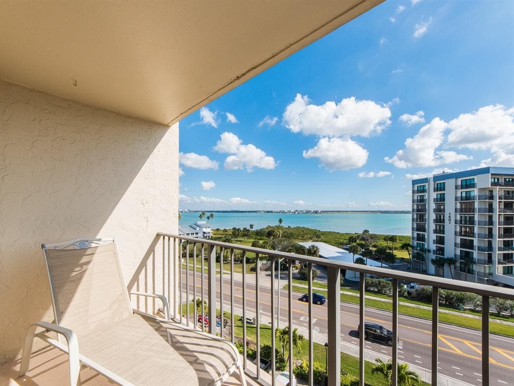 1480 GULF BOULEVARD 610 photo 13