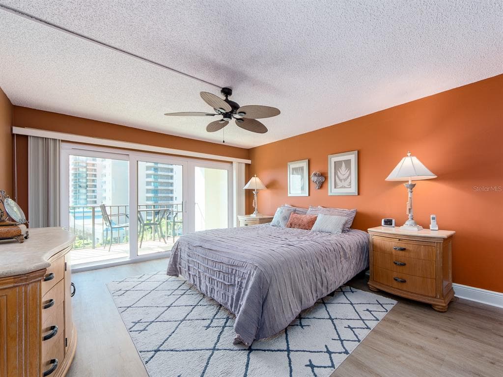 1480 GULF BOULEVARD 610 photo 18