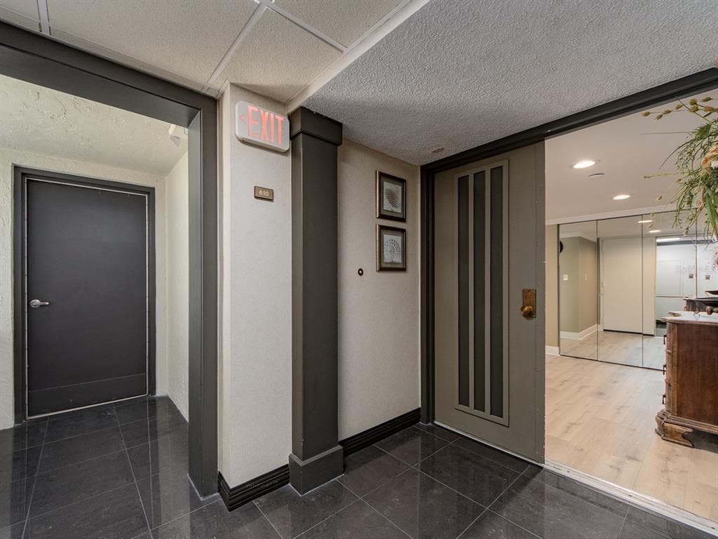 1480 GULF BOULEVARD 610 photo 4